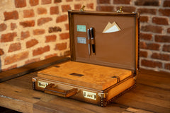 Artos Watch Case - Master Edition Patina Honey Brown